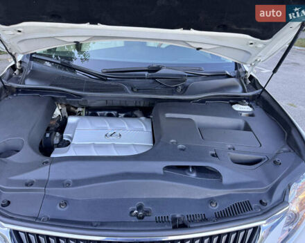 Белый Лексус РХ, объемом двигателя 3.46 л и пробегом 195 тыс. км за 18000 $, фото 13 на Automoto.ua