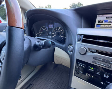 Белый Лексус РХ, объемом двигателя 3.46 л и пробегом 195 тыс. км за 18000 $, фото 23 на Automoto.ua