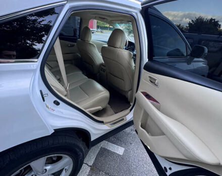 Белый Лексус РХ, объемом двигателя 3.46 л и пробегом 195 тыс. км за 18000 $, фото 27 на Automoto.ua