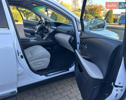 Лексус РХ 2009 у Виноградове на Automoto.ua Білий Лексус РХ, об'ємом двигуна 3.5 л та пробігом 183 тис. км за 18900 $, фото 25 на Automoto.ua