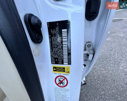 Белый Лексус РХ, объемом двигателя 3.46 л и пробегом 195 тыс. км за 18000 $, фото 30 на Automoto.ua