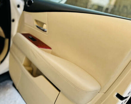 Белый Лексус РХ, объемом двигателя 3.5 л и пробегом 172 тыс. км за 15800 $, фото 27 на Automoto.ua