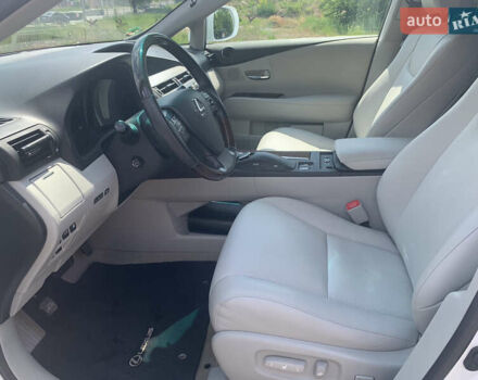 Белый Лексус РХ, объемом двигателя 3.5 л и пробегом 127 тыс. км за 18500 $, фото 28 на Automoto.ua