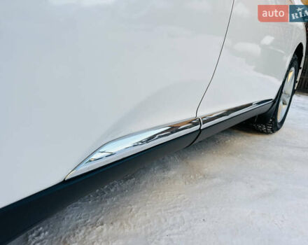 Белый Лексус РХ, объемом двигателя 3.5 л и пробегом 172 тыс. км за 15800 $, фото 64 на Automoto.ua