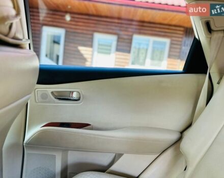 Белый Лексус РХ, объемом двигателя 3.46 л и пробегом 175 тыс. км за 15600 $, фото 77 на Automoto.ua