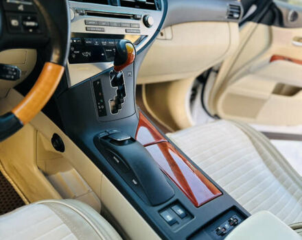 Белый Лексус РХ, объемом двигателя 3.5 л и пробегом 172 тыс. км за 15800 $, фото 48 на Automoto.ua