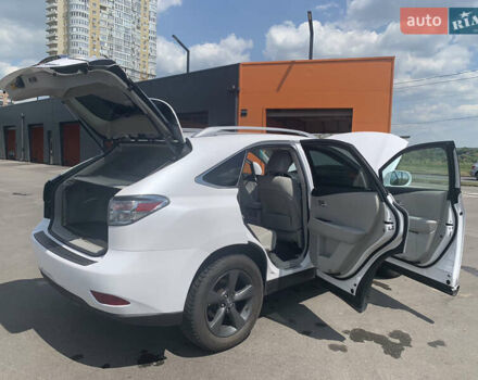 Белый Лексус РХ, объемом двигателя 3.5 л и пробегом 127 тыс. км за 18500 $, фото 12 на Automoto.ua