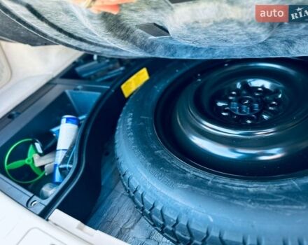 Белый Лексус РХ, объемом двигателя 3.46 л и пробегом 175 тыс. км за 15600 $, фото 94 на Automoto.ua