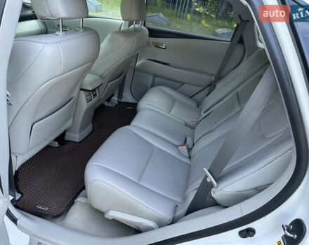 Белый Лексус РХ, объемом двигателя 3.5 л и пробегом 127 тыс. км за 19500 $, фото 8 на Automoto.ua