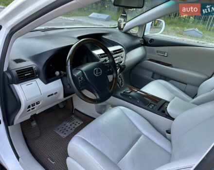 Белый Лексус РХ, объемом двигателя 3.5 л и пробегом 127 тыс. км за 19500 $, фото 5 на Automoto.ua