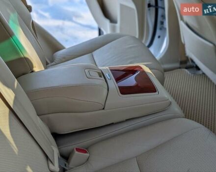 Белый Лексус РХ, объемом двигателя 3.5 л и пробегом 212 тыс. км за 16700 $, фото 69 на Automoto.ua