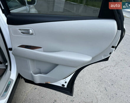 Белый Лексус РХ, объемом двигателя 3.5 л и пробегом 127 тыс. км за 19500 $, фото 9 на Automoto.ua