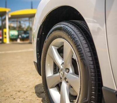 Белый Лексус РХ, объемом двигателя 3.46 л и пробегом 200 тыс. км за 20000 $, фото 3 на Automoto.ua