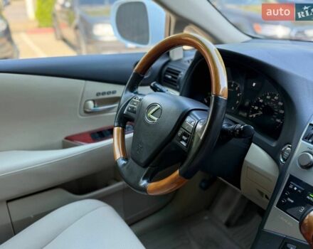 Белый Лексус РХ, объемом двигателя 3.46 л и пробегом 124 тыс. км за 18599 $, фото 19 на Automoto.ua