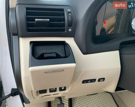 Белый Лексус РХ, объемом двигателя 3.46 л и пробегом 175 тыс. км за 15300 $, фото 37 на Automoto.ua