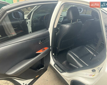 Белый Лексус РХ, объемом двигателя 3.5 л и пробегом 197 тыс. км за 18500 $, фото 14 на Automoto.ua