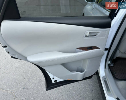 Белый Лексус РХ, объемом двигателя 3.5 л и пробегом 127 тыс. км за 19500 $, фото 7 на Automoto.ua