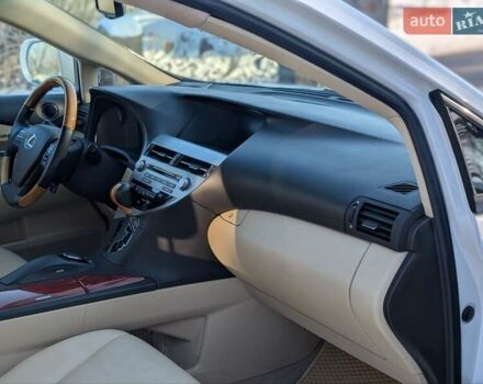 Белый Лексус РХ, объемом двигателя 3.5 л и пробегом 212 тыс. км за 16700 $, фото 80 на Automoto.ua