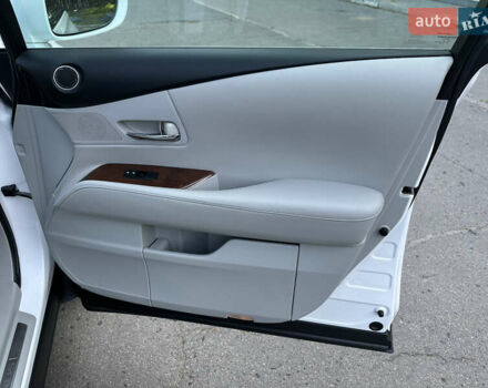 Белый Лексус РХ, объемом двигателя 3.5 л и пробегом 127 тыс. км за 19500 $, фото 11 на Automoto.ua