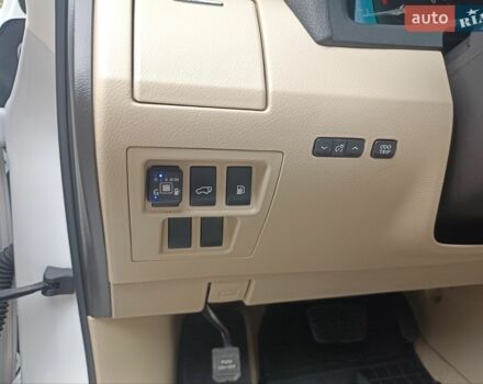 Белый Лексус РХ, объемом двигателя 3.46 л и пробегом 174 тыс. км за 15500 $, фото 17 на Automoto.ua