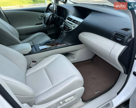 Белый Лексус РХ, объемом двигателя 3.5 л и пробегом 127 тыс. км за 19500 $, фото 12 на Automoto.ua