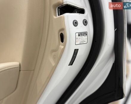 Белый Лексус РХ, объемом двигателя 3.46 л и пробегом 140 тыс. км за 17999 $, фото 93 на Automoto.ua