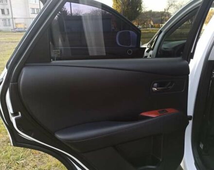 Белый Лексус РХ, объемом двигателя 3.46 л и пробегом 198 тыс. км за 17000 $, фото 2 на Automoto.ua