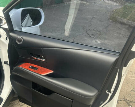 Белый Лексус РХ, объемом двигателя 3.5 л и пробегом 197 тыс. км за 18500 $, фото 11 на Automoto.ua