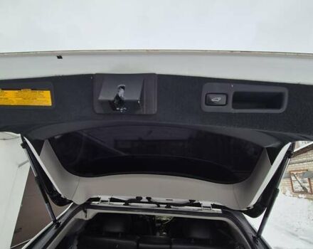 Белый Лексус РХ, объемом двигателя 3.46 л и пробегом 256 тыс. км за 19000 $, фото 10 на Automoto.ua