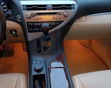 Белый Лексус РХ, объемом двигателя 3.46 л и пробегом 115 тыс. км за 23500 $, фото 6 на Automoto.ua