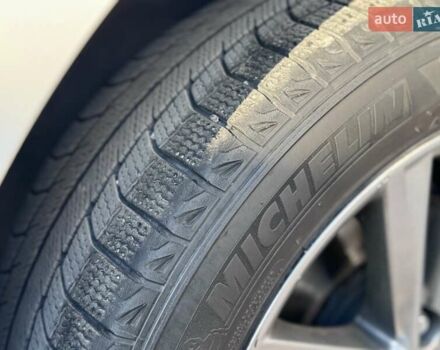 Белый Лексус РХ, объемом двигателя 3.46 л и пробегом 127 тыс. км за 24500 $, фото 64 на Automoto.ua