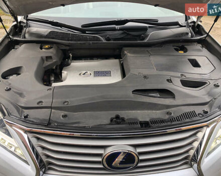 Белый Лексус РХ, объемом двигателя 3.5 л и пробегом 154 тыс. км за 27000 $, фото 12 на Automoto.ua