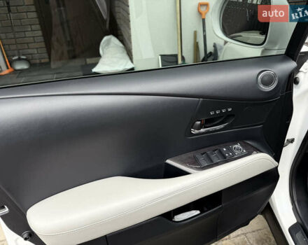 Білий Лексус РХ, об'ємом двигуна 3.46 л та пробігом 137 тис. км за 22999 $, фото 9 на Automoto.ua