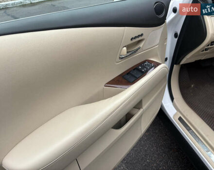 Белый Лексус РХ, объемом двигателя 3.5 л и пробегом 150 тыс. км за 21400 $, фото 10 на Automoto.ua