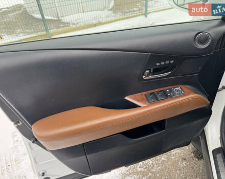 Белый Лексус РХ, объемом двигателя 3.46 л и пробегом 225 тыс. км за 18990 $, фото 11 на Automoto.ua