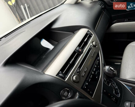 Білий Лексус РХ, об'ємом двигуна 3.46 л та пробігом 137 тис. км за 22999 $, фото 13 на Automoto.ua