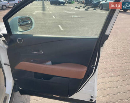 Білий Лексус РХ, об'ємом двигуна 3.46 л та пробігом 210 тис. км за 18900 $, фото 27 на Automoto.ua