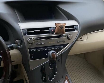 Белый Лексус РХ, объемом двигателя 3.46 л и пробегом 137 тыс. км за 25000 $, фото 6 на Automoto.ua