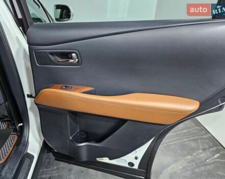 Белый Лексус РХ, объемом двигателя 3.46 л и пробегом 200 тыс. км за 21999 $, фото 18 на Automoto.ua