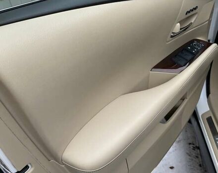 Белый Лексус РХ, объемом двигателя 3.46 л и пробегом 137 тыс. км за 25000 $, фото 10 на Automoto.ua