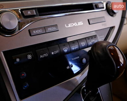 Белый Лексус РХ, объемом двигателя 3.46 л и пробегом 135 тыс. км за 21900 $, фото 30 на Automoto.ua