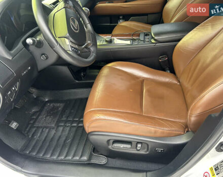 Белый Лексус РХ, объемом двигателя 3.46 л и пробегом 247 тыс. км за 23700 $, фото 19 на Automoto.ua