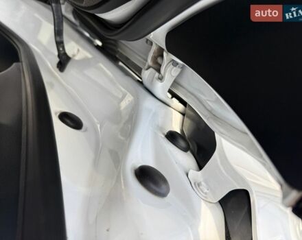 Белый Лексус РХ, объемом двигателя 2.67 л и пробегом 159 тыс. км за 23200 $, фото 48 на Automoto.ua