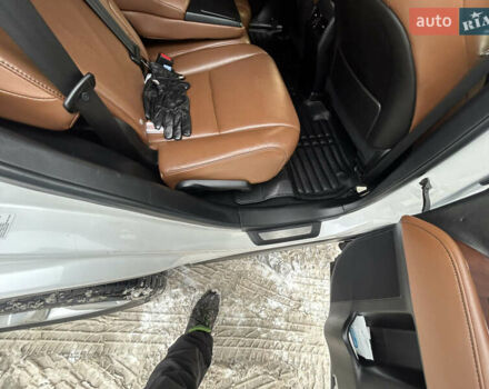 Белый Лексус РХ, объемом двигателя 3.46 л и пробегом 247 тыс. км за 23700 $, фото 34 на Automoto.ua