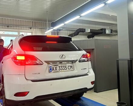 Белый Лексус РХ, объемом двигателя 3.5 л и пробегом 235 тыс. км за 22500 $, фото 5 на Automoto.ua