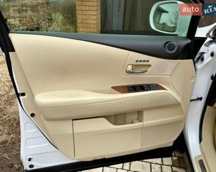 Белый Лексус РХ, объемом двигателя 3.46 л и пробегом 209 тыс. км за 17000 $, фото 16 на Automoto.ua