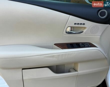Белый Лексус РХ, объемом двигателя 3.46 л и пробегом 133 тыс. км за 19999 $, фото 16 на Automoto.ua
