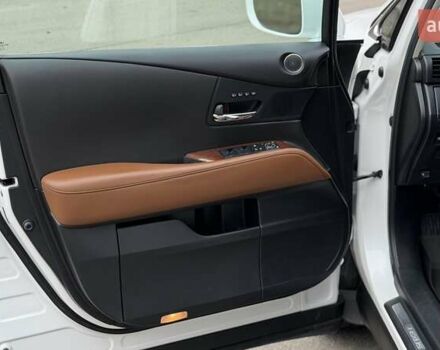 Белый Лексус РХ, объемом двигателя 3.46 л и пробегом 158 тыс. км за 20000 $, фото 15 на Automoto.ua