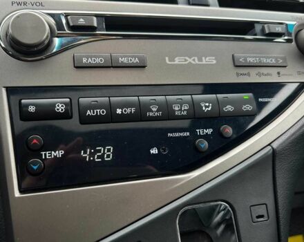 Белый Лексус РХ, объемом двигателя 3.5 л и пробегом 142 тыс. км за 23200 $, фото 16 на Automoto.ua