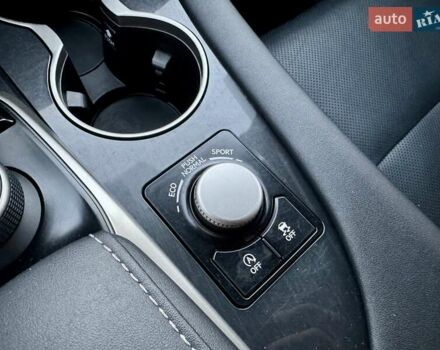 Лексус РХ 2016 в Киеве на Automoto.ua Белый Лексус РХ, объемом двигателя 2 л и пробегом 70 тыс. км за 32900 $, фото 57 на Automoto.ua